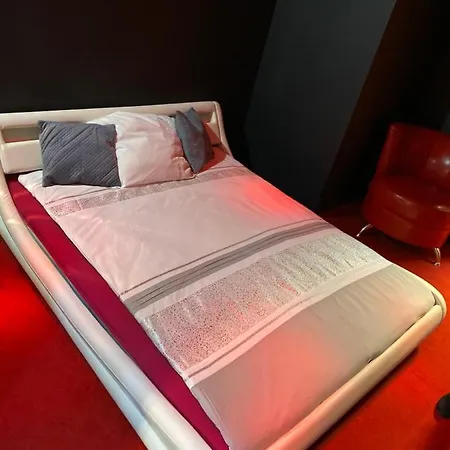 Pokoje Goscinne Nad Nocnym Klubem *